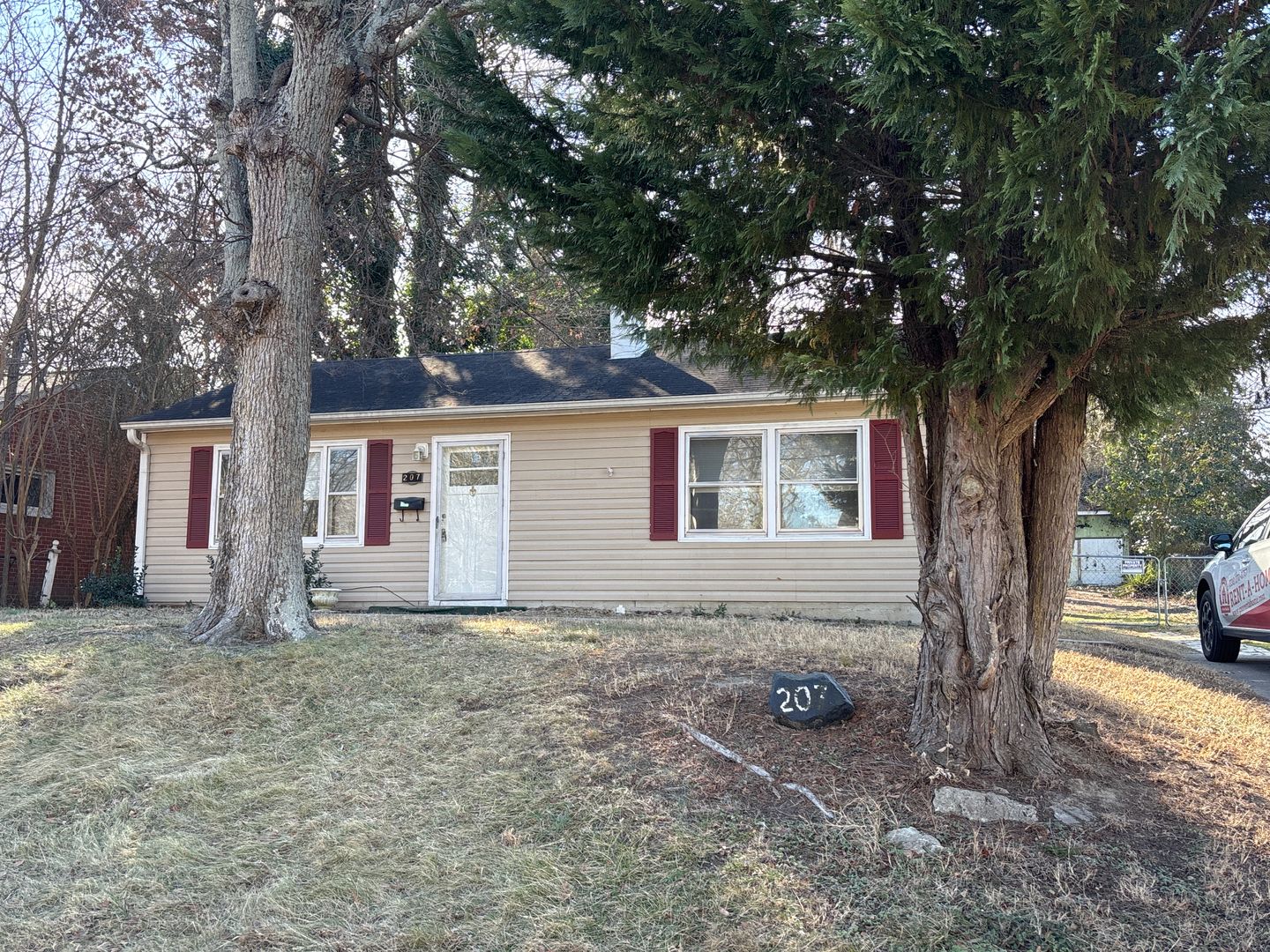 Greensboro House: 207 Erwin Street