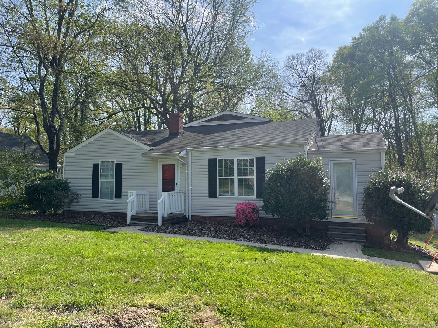 Greensboro House: 2627 Stratford Dr