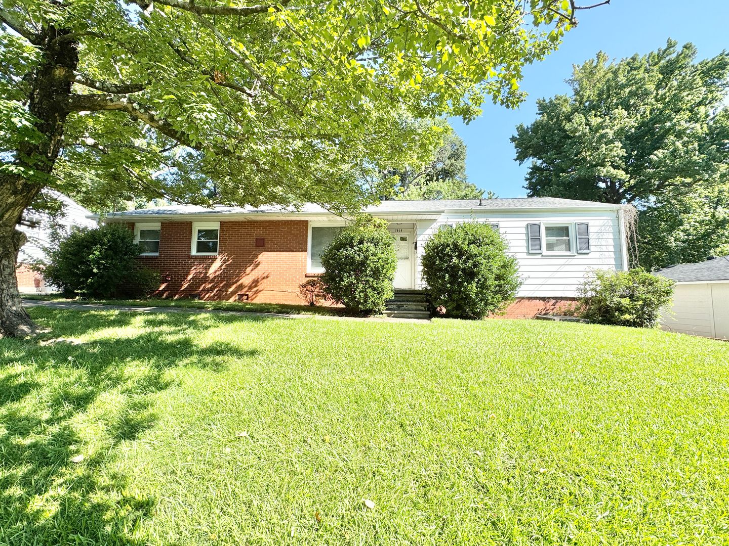 Greensboro House: 3808 Parkwood Drive