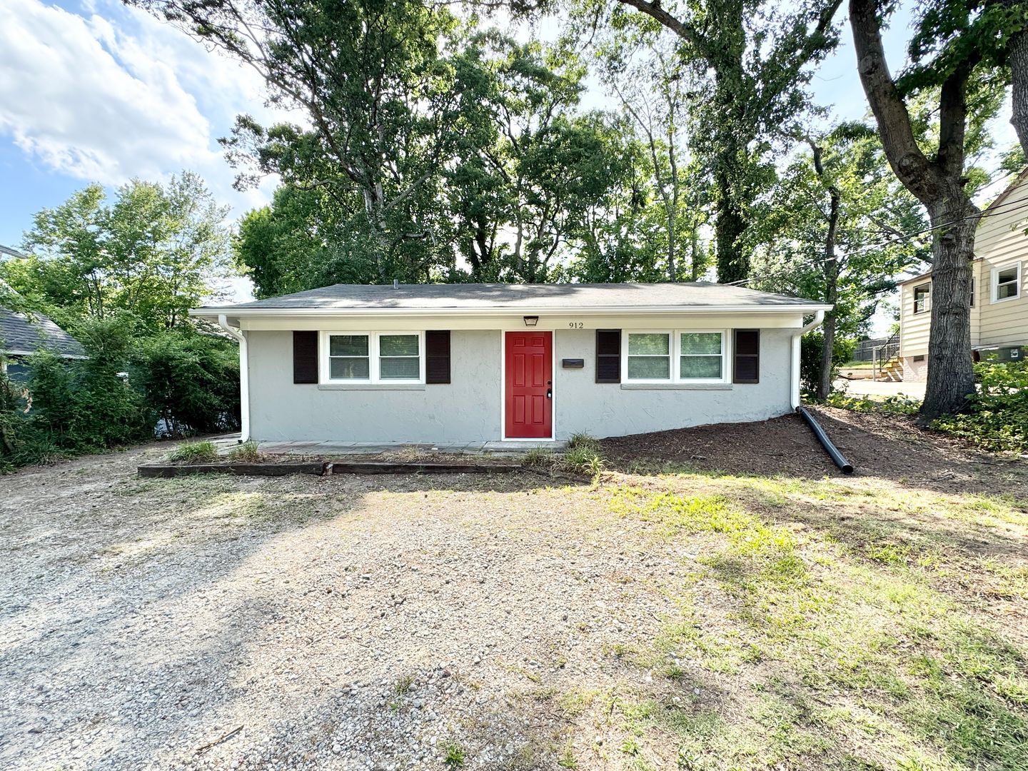 Greensboro House: 912 Englewood Street