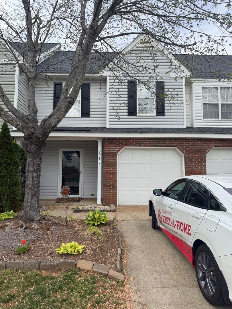 Greensboro Townhome: 5048 Bartholomews Lane