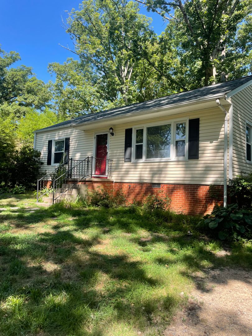 Greensboro House: 3002 Taliaferro Rd