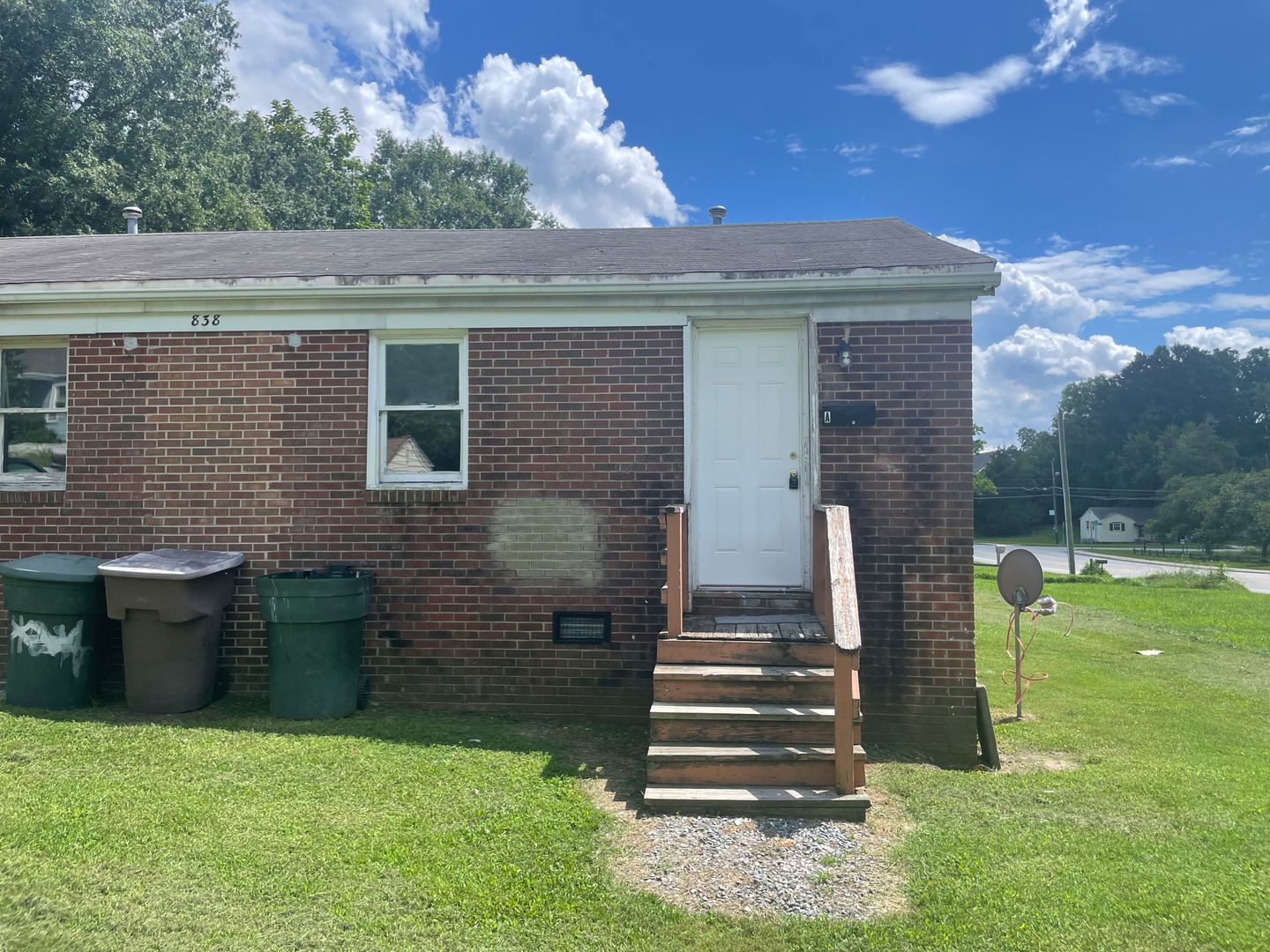 Greensboro Apartment: 838 Broad Ave