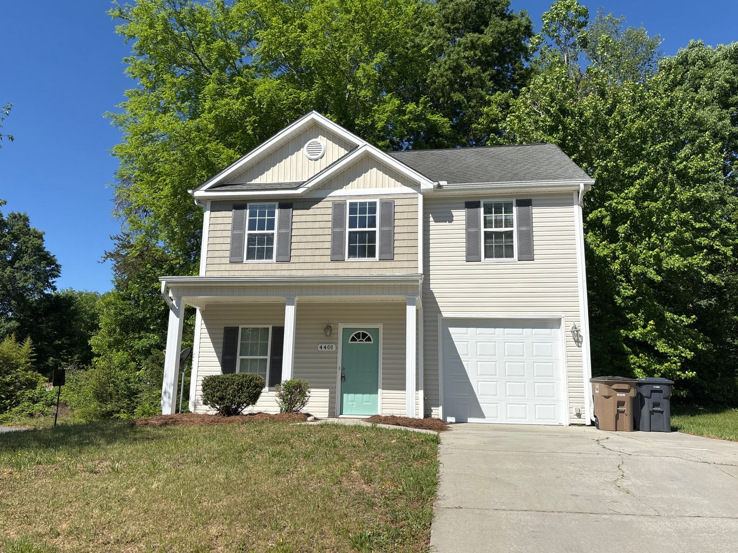 Greensboro House: 4401 Stephen Oaks Way