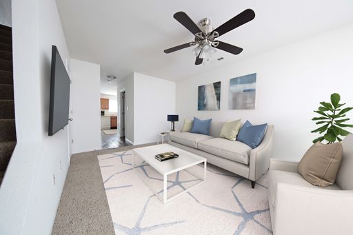 2 bedroom/ 1.5 bathroom Townhouse with walk-in closets