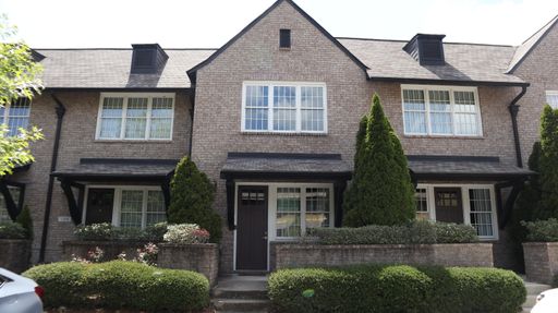 Oak Mountain Schools -- Beautiful townhouse in quiet community off of 280 with 3BR/3BA – photo 1