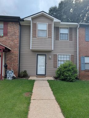2513 Hampstead Dr – photo 1