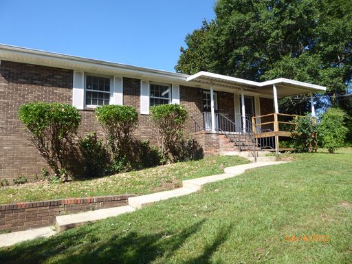 Recently Renovated 3BR with HUGE Basement – photo 1