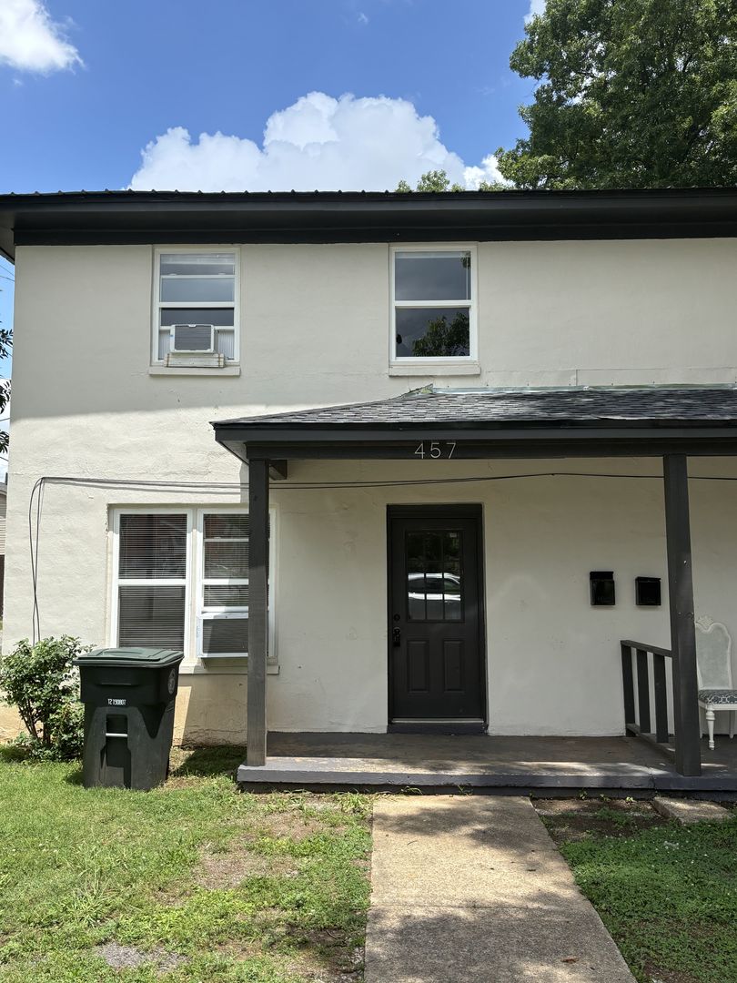 Birmingham Apartment: 834 4th Terrace W