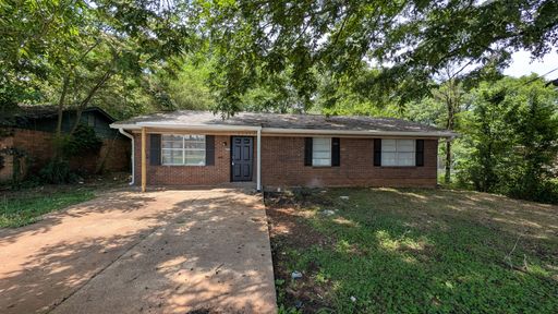 Fenced Yard, Lots of Light, Hard Floors Throughout – photo 1