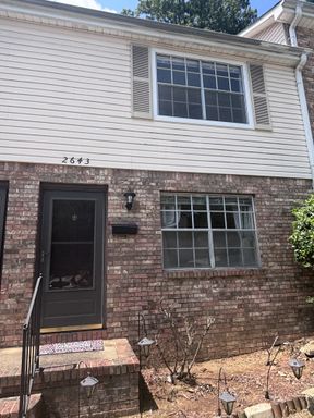 2 Bed townhome in Vestavia Hills with water included – photo 1