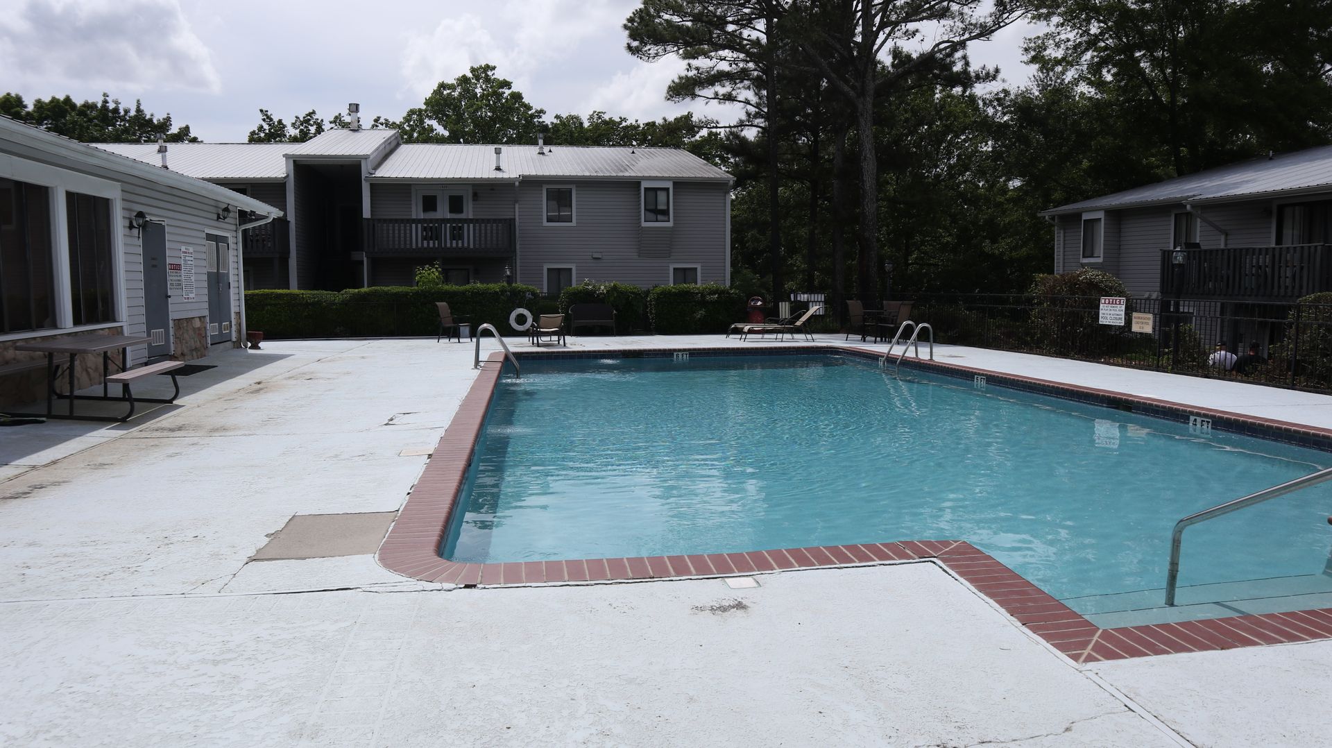 Homewood House: 505 Woodland Vlg