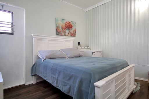 Listing photo thumbnail