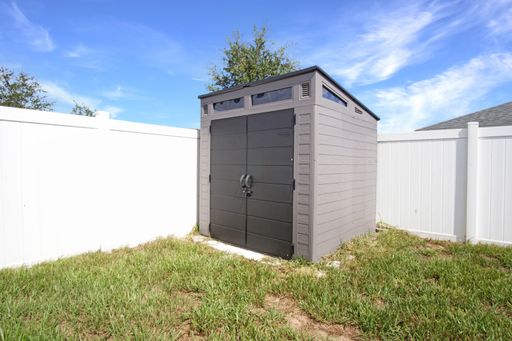 Listing photo thumbnail