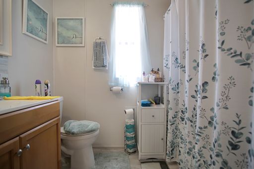 Listing photo thumbnail