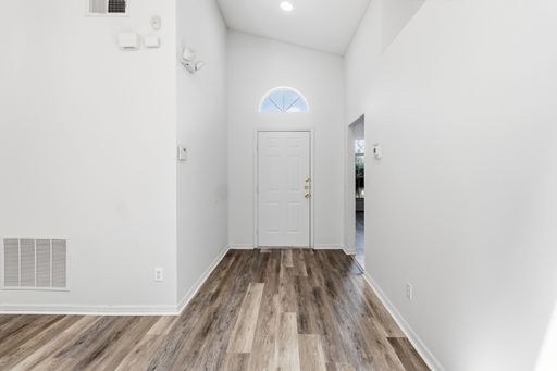 Listing photo thumbnail