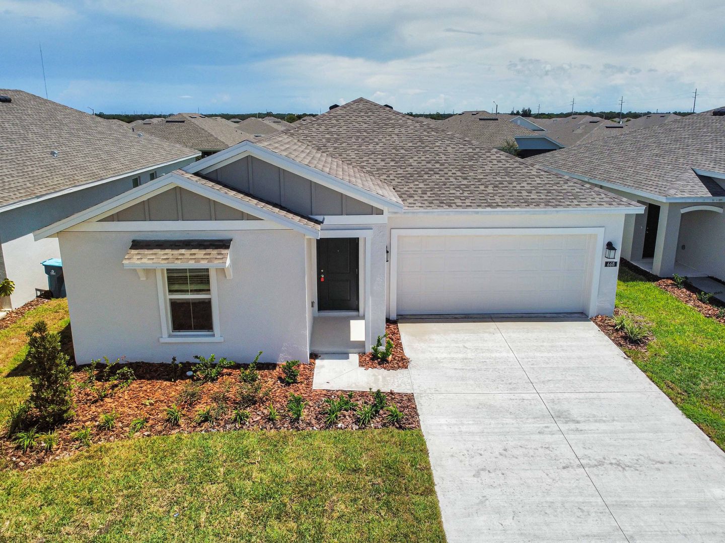 Haines City House: 668 Sand Pine Ln