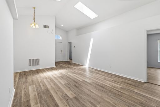 Listing photo thumbnail