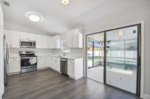 Listing photo thumbnail