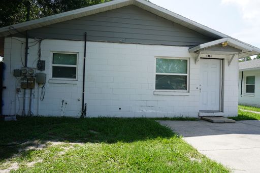 Listing photo thumbnail