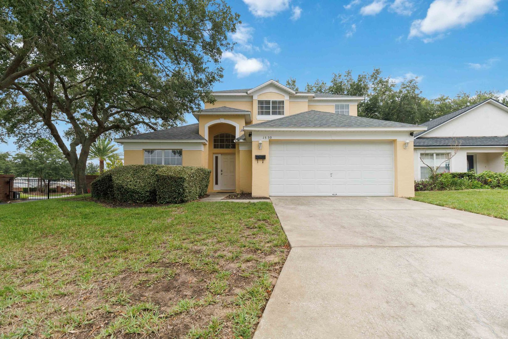 Davenport House: 1550 Casterton Circle
