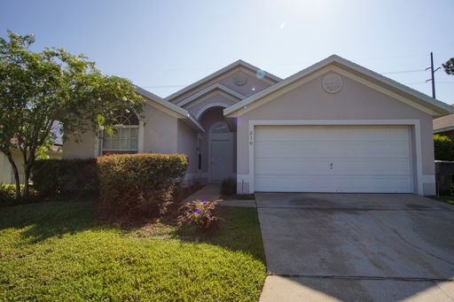 210 Pine Cone Dr, Davenport, FL 33897