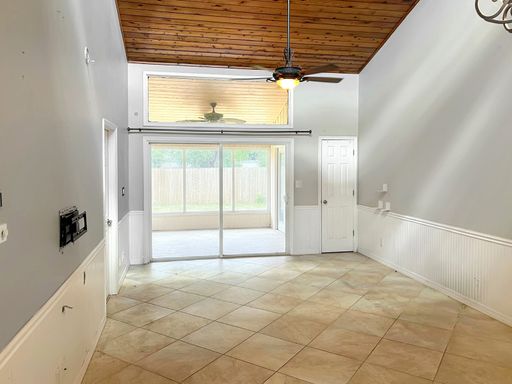 Listing photo thumbnail