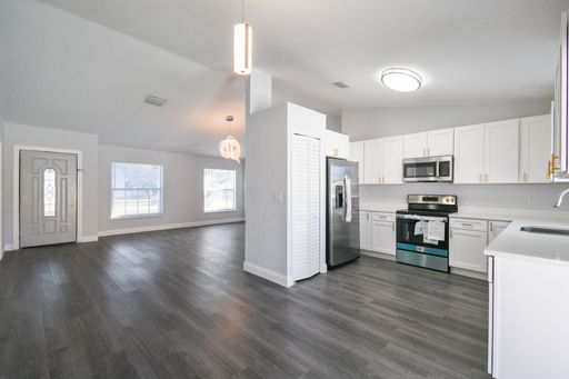Listing photo thumbnail