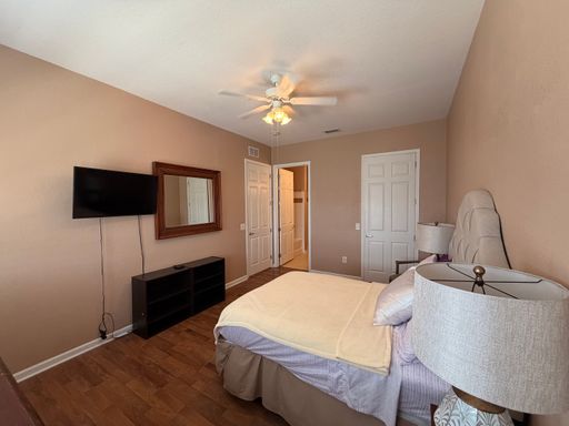 Listing photo thumbnail
