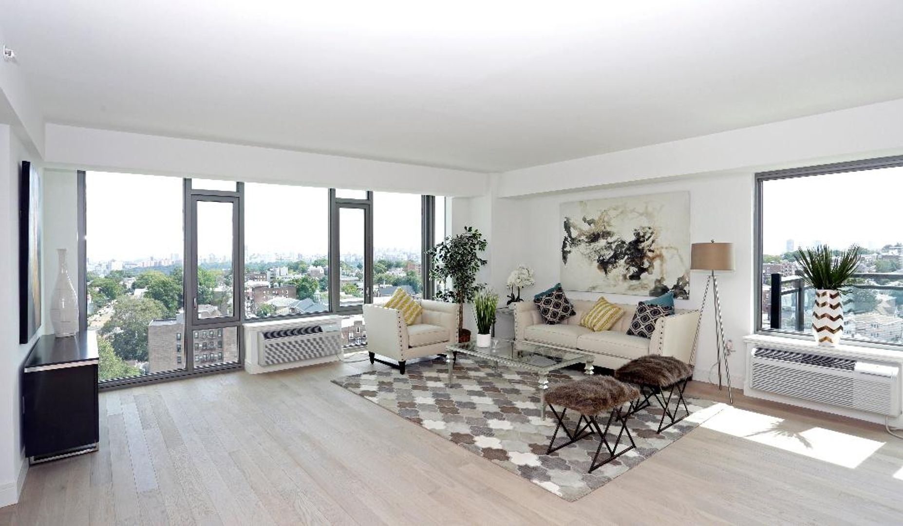 Cliffside Park Apartment: 691 Anderson Avenue