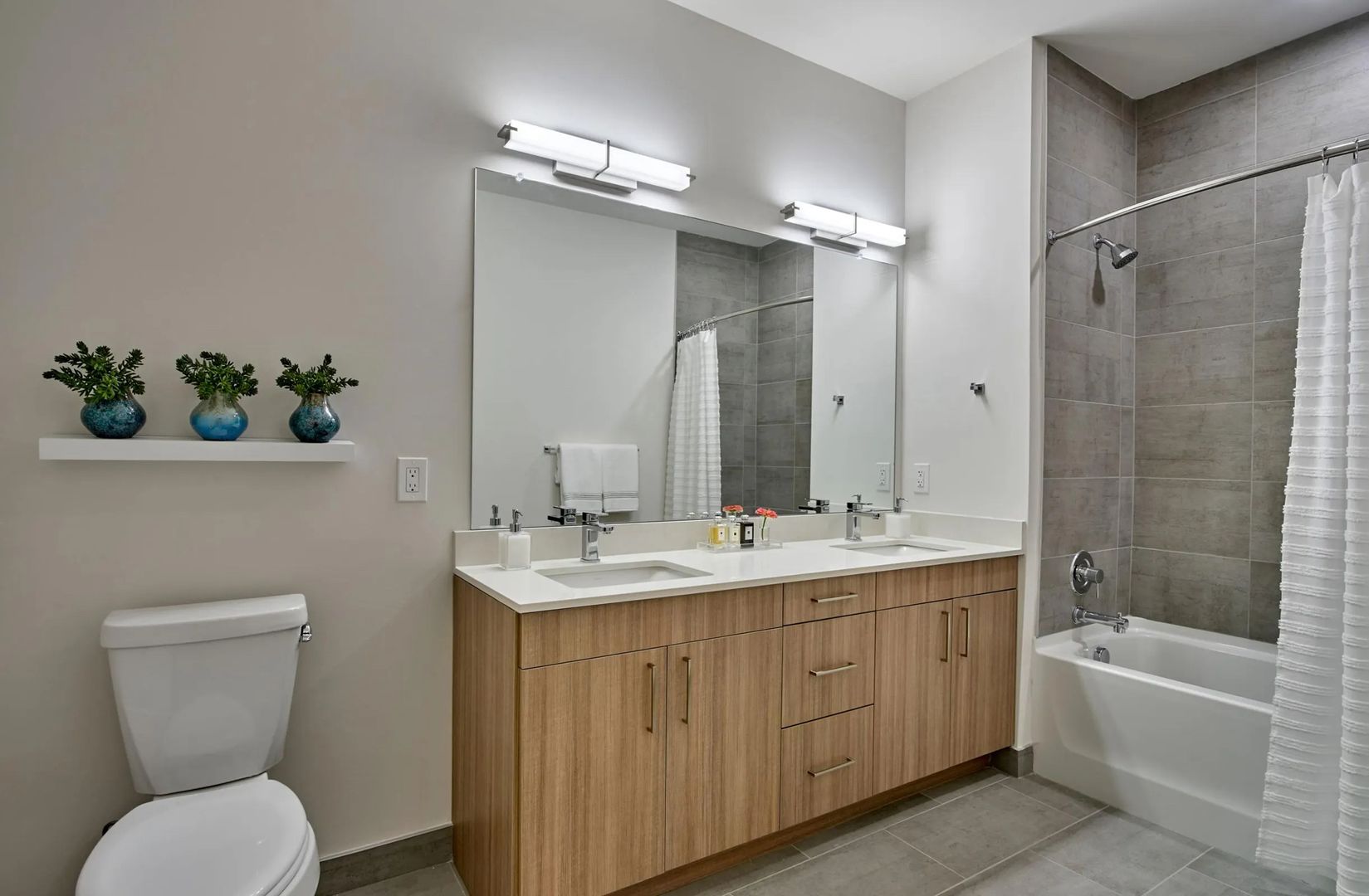 Bogota Apartment: 1000 W Fort Lee Rd