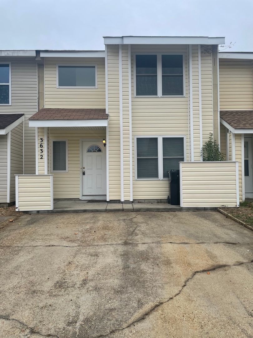 Virginia Beach House: 3632 Chimney Creek Drive