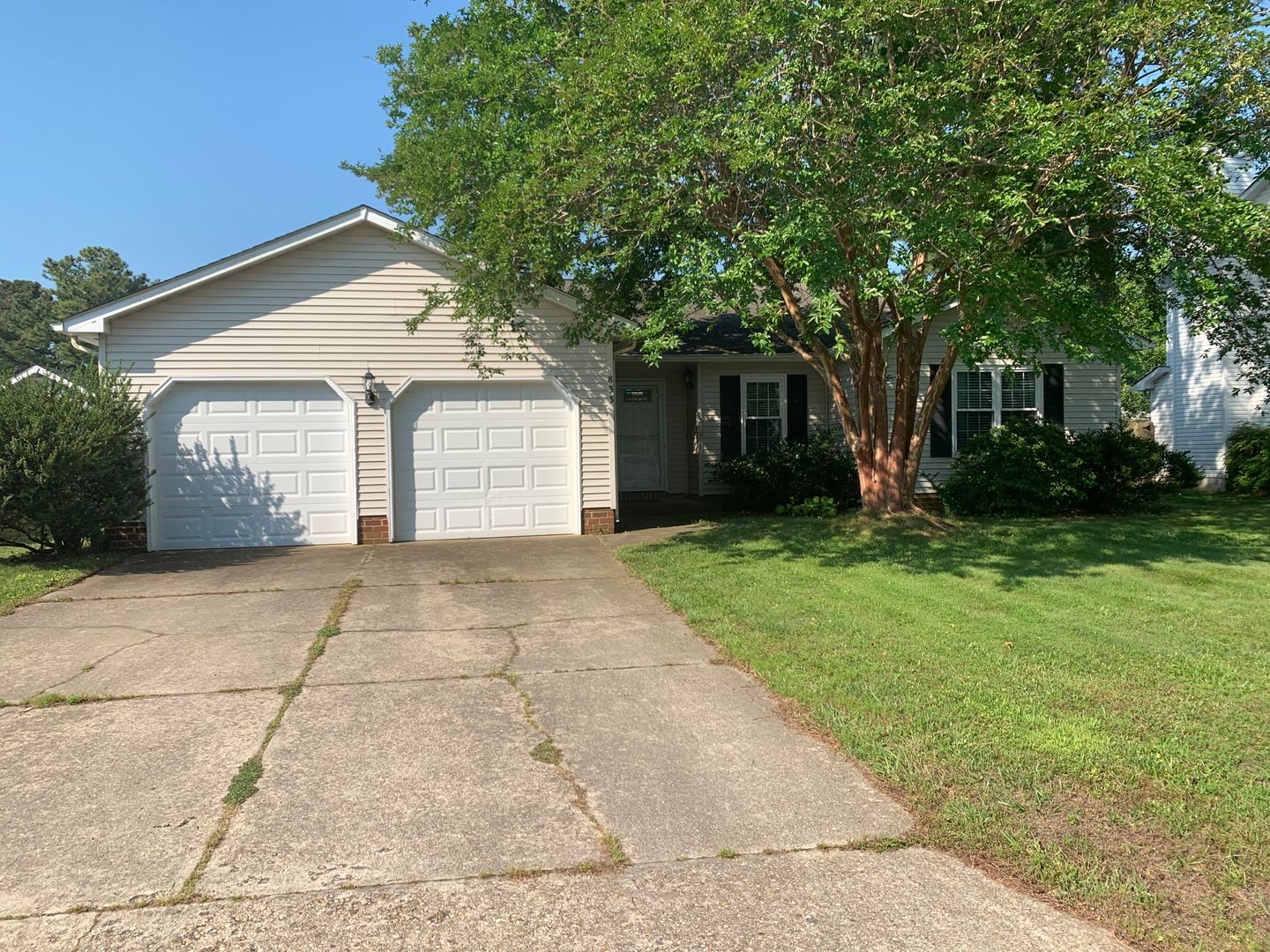 Virginia Beach House: 833 Levy Loop