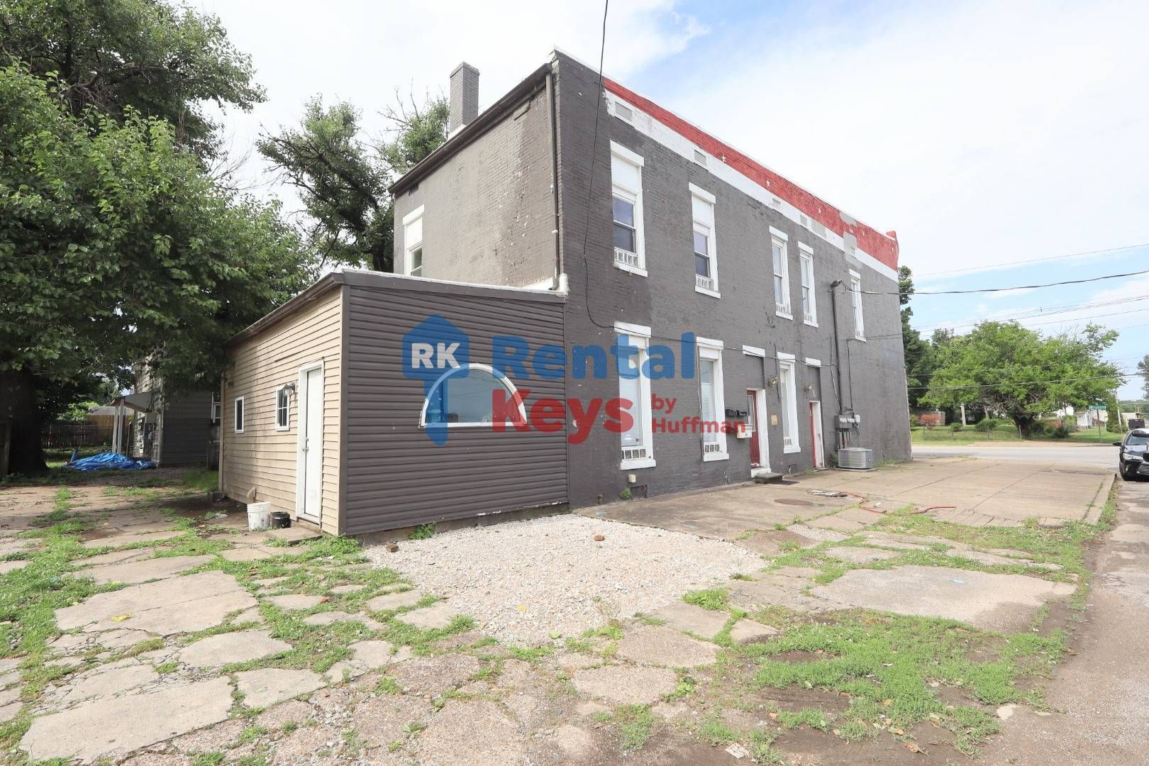 Evansville Apartment: 621 North Fulton Avenue