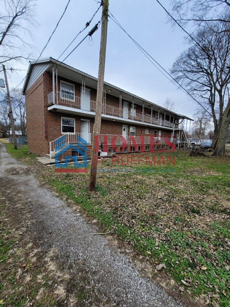 New Harmony Apartment: 627 Frederick St