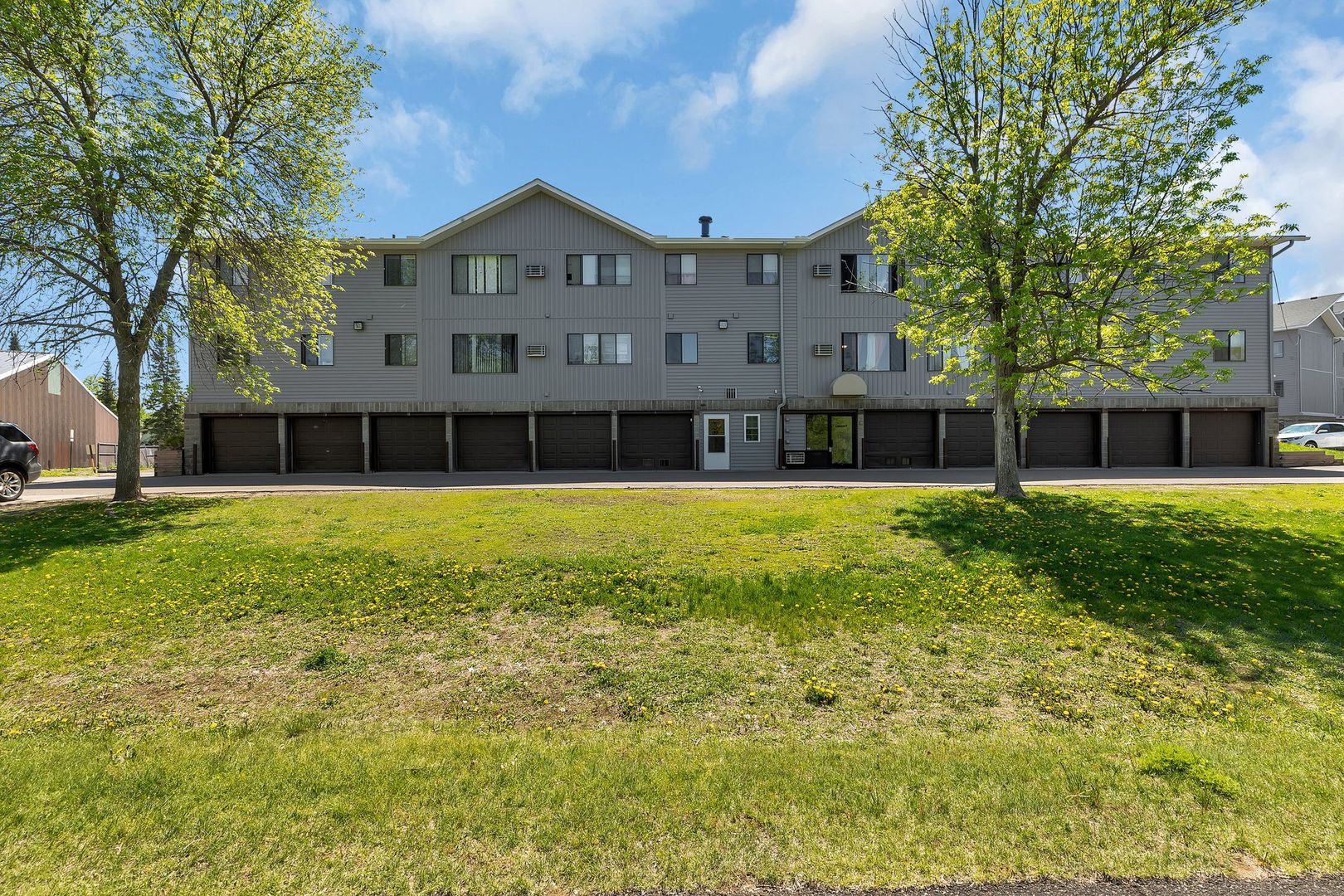 Saint Joseph Apartment: 133 E Cedar St