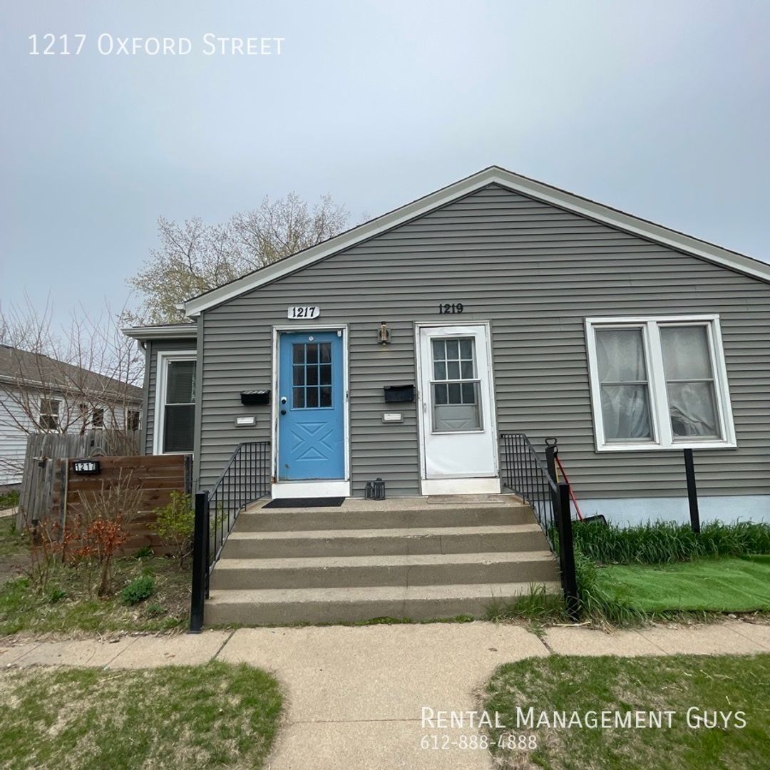 Hopkins Apartment: 1217/1219 Oxford Drive