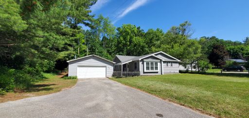 6260 Cedarmere (Unicorn House), Traverse City, MI 49686