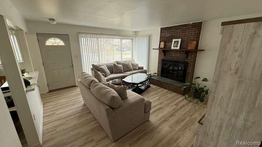 7457 Harrison St, Westland, MI 48185