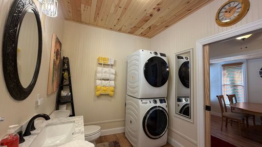 999 E Front St, Traverse City, MI 49686
