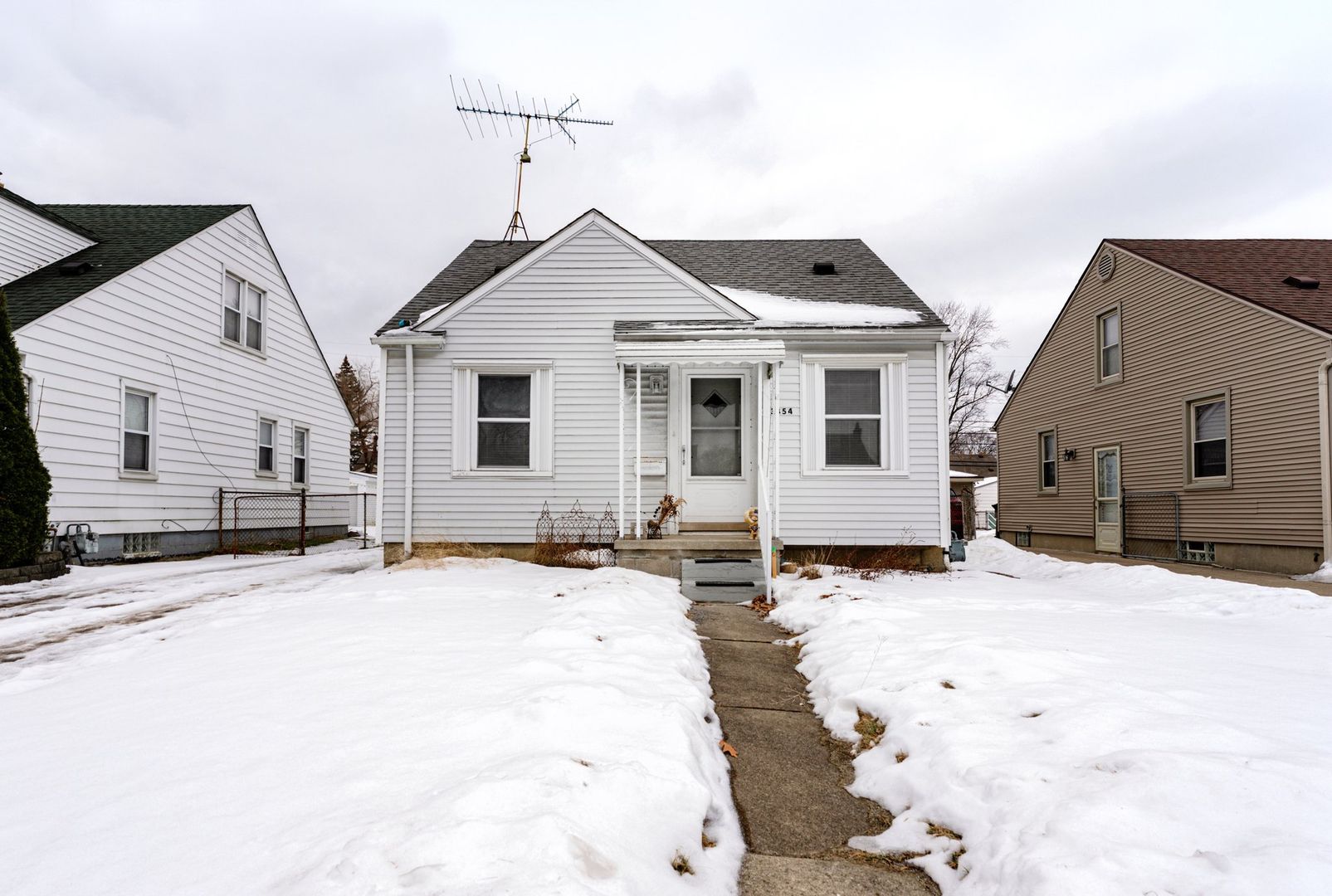 Dearborn House: 3354 Monroe St