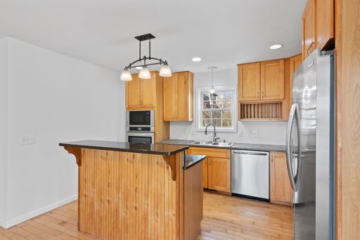 5816 SW Bay Shore Dr, Suttons Bay, MI 49682