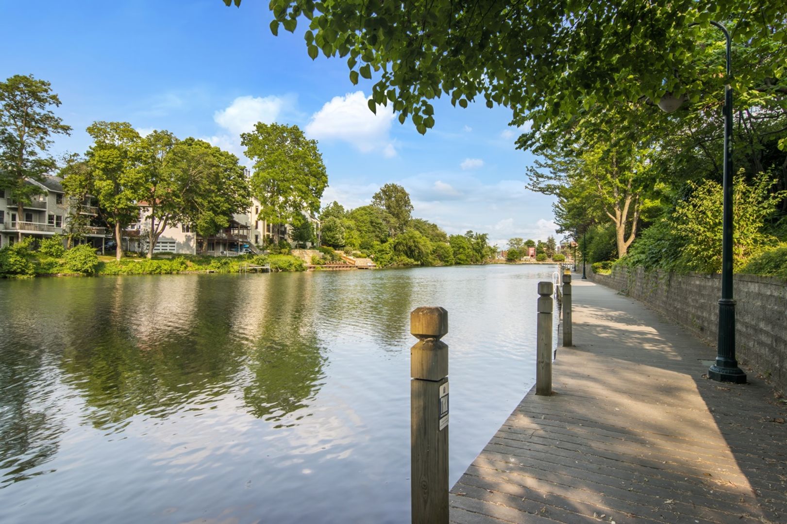 Pet-Friendly 30-Day Rental – Downtown Waterfront Condo