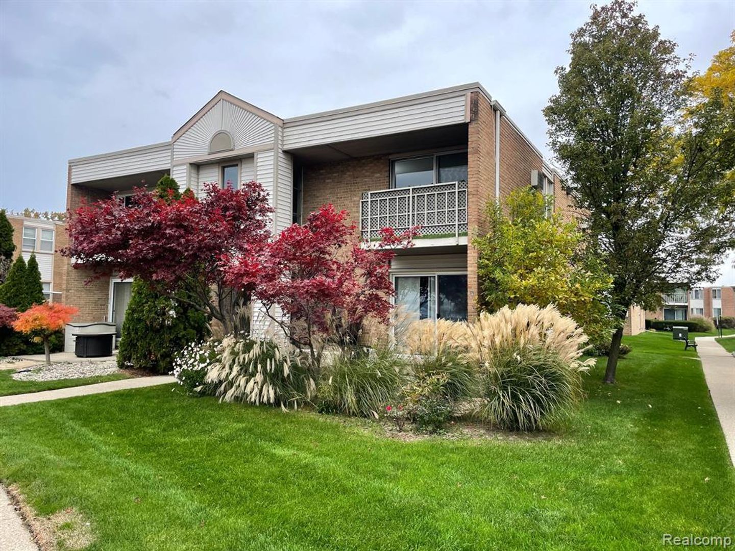 Keego Harbor Condo: 1603 Cass Lake Rd #D Unit