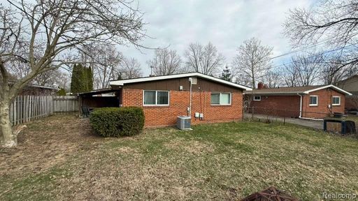 7457 Harrison St, Westland, MI 48185