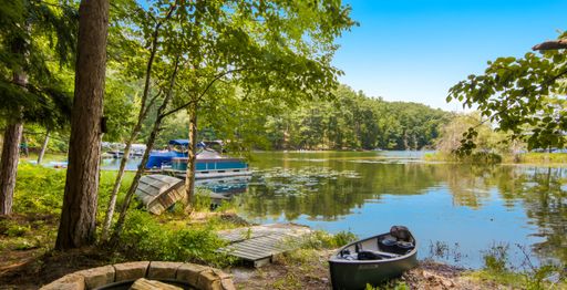 Beautifully Remodeled Furnished Rental on Arbutus Lake – photo 1