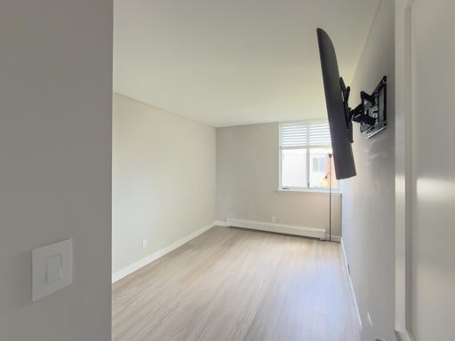 1603 Cass Lake Rd #D Unit, Keego Harbor, MI 48320