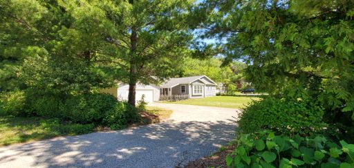 6260 Cedarmere (Unicorn House), Traverse City, MI 49686