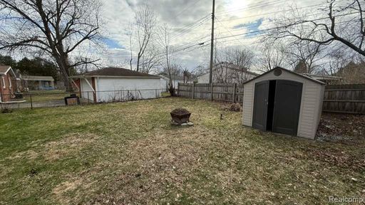 7457 Harrison St, Westland, MI 48185