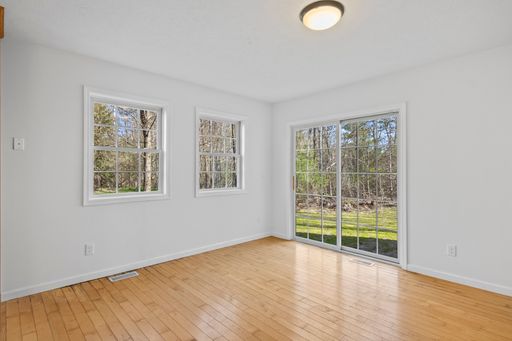 5816 SW Bay Shore Dr, Suttons Bay, MI 49682